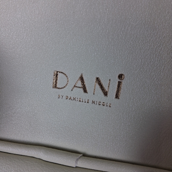 Danielle Nicole Star Wars Baby Yoda Mini Backpack & Matching Wallet - Picture 4 of 16